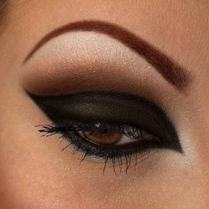 Black smoky eye step by step.