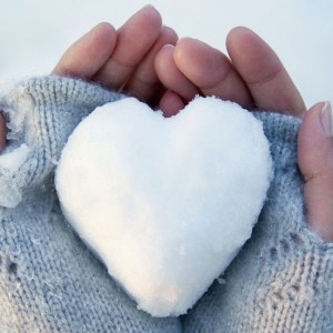 How to take care of hands and fingernails during winter?